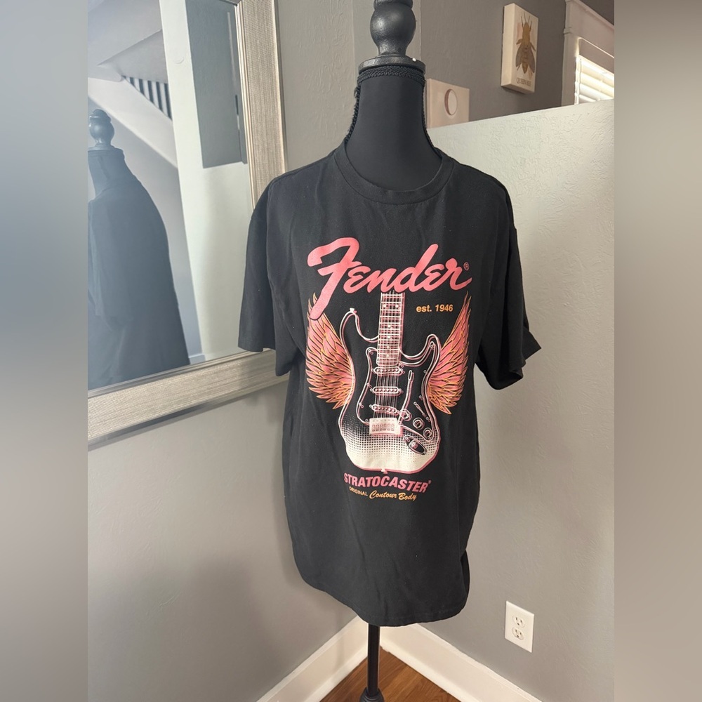 Fender Stratocaster Black Print  t-shirt size large.